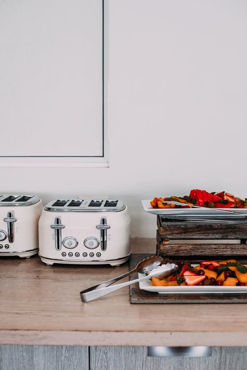 7 Things to Consider Before Buying a Toaster